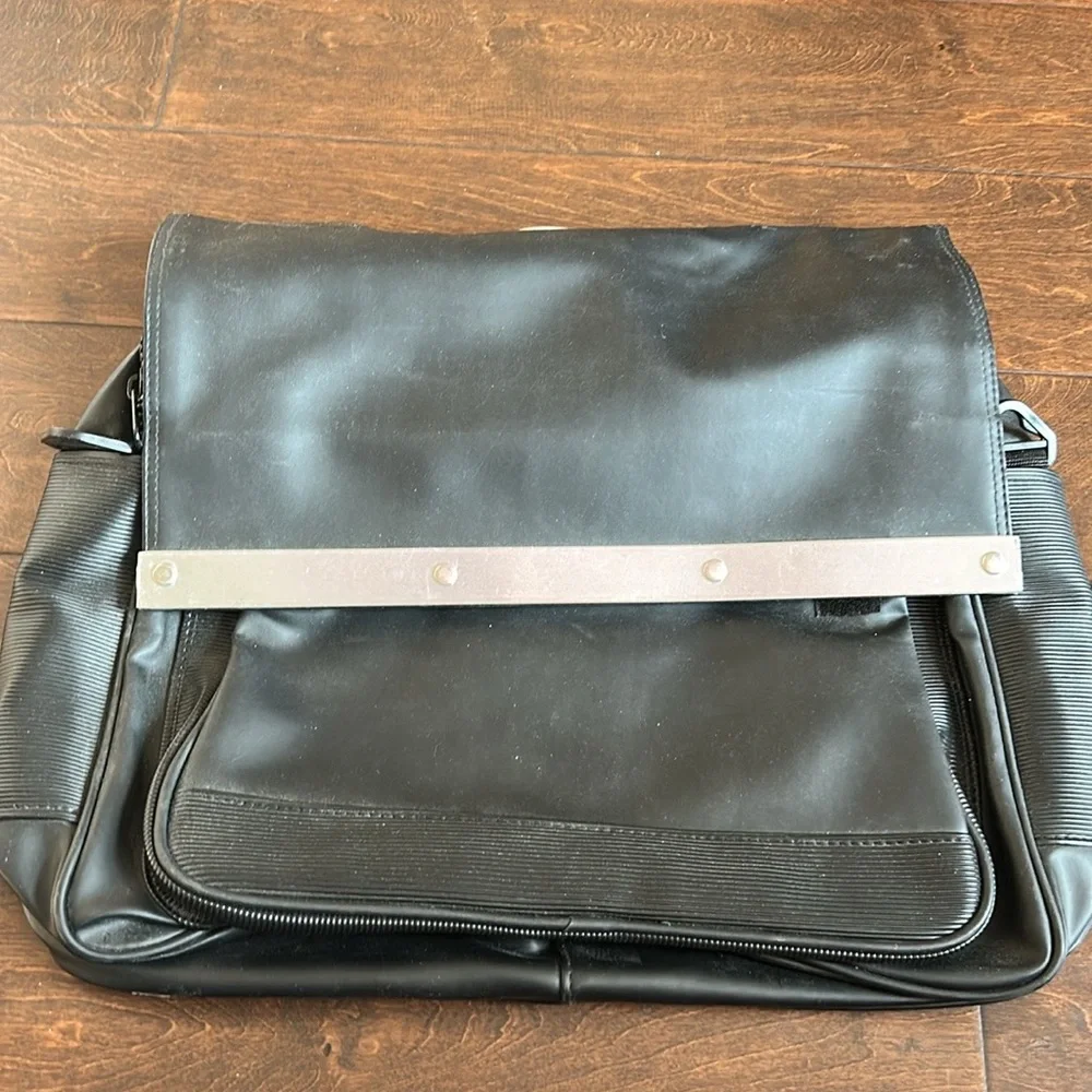 New Mens Laptop Messenger Bag Faux Leather Black Silver Missing Shoulder Strap